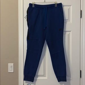 Dark blue Nike sweatpants